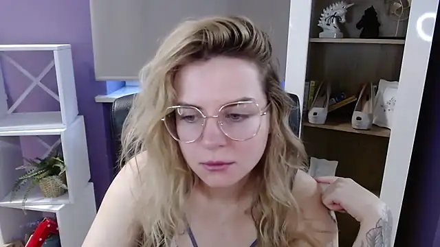 Zoey Erotic online show from 04/24/26, 04:26