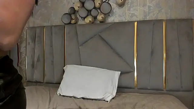 Sariitaa  online show from 12/16/25, 02:22