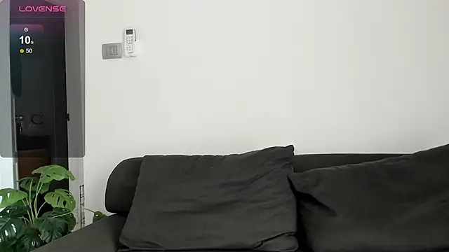 Snapshot of minimaya chatting on 03/18/25, 04:47 minimaya online show from 03/18/25, 04:47