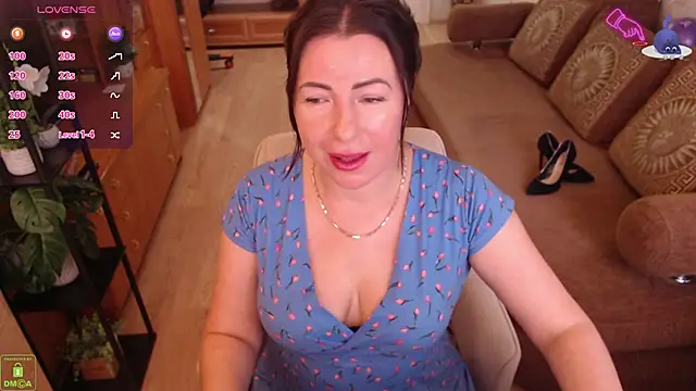 Snapshot of LauraClarck chatting on 05/03/26, 07:47 LauraClarck online show from 05/03/26, 07:47