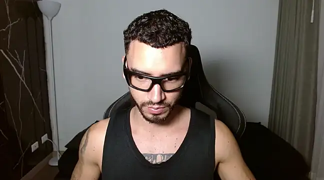 Snapshot of Dangerous-Men chatting on 02/12/25, 03:51 Dangerous-Men online show from 02/12/25, 03:51