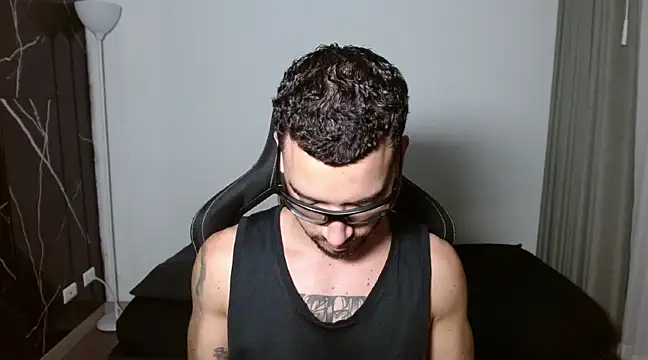 Snapshot of Dangerous-Men chatting on 02/12/25, 07:02 Dangerous-Men online show from 02/12/25, 07:02