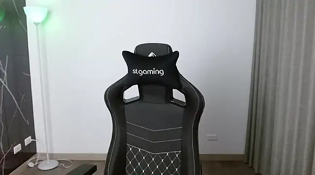 Snapshot of Dangerous-Men chatting on 02/19/25, 04:34 Dangerous-Men online show from 02/19/25, 04:34