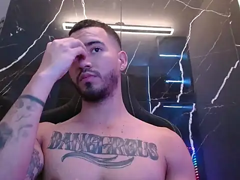 Snapshot of Dangerous-Men chatting on 09/12/25, 05:29 Dangerous-Men online show from 09/12/25, 05:29