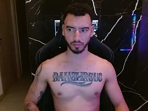 Snapshot of Dangerous-Men chatting on 10/31/25, 04:35 Dangerous-Men online show from 10/31/25, 04:35