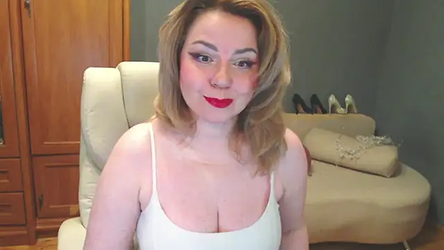 Snapshot of Cute_sun chatting on 05/16/26, 11:42 Cute sun online show from 05/16/26, 11:42
