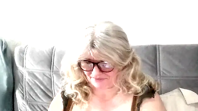 Diana 49 online show from 03/30/26, 01:45