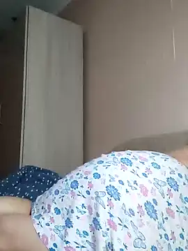 Zulfiya Bruce online show from 11/17/25, 01:33