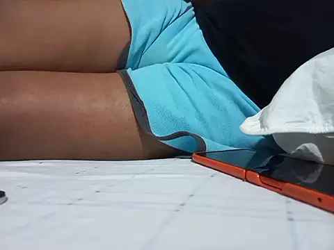 Snapshot of C4RL170S chatting on 04/08/26, 05:18 C4RL170S online show from 04/08/26, 05:18