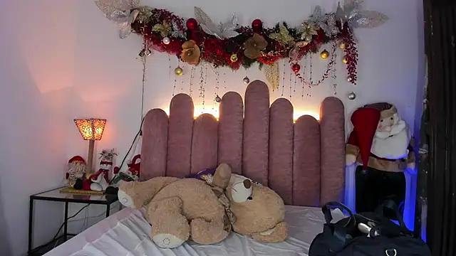 ISABELLASSMITH online show from 01/04/25, 08:37