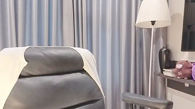 Snapshot of Kya_Choco8 chatting on 10/28/25, 07:34 Kya Choco8 online show from 10/28/25, 07:34