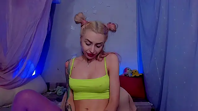 LickLizzy online show from 01/18/25, 05:41