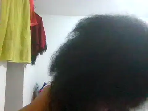Snapshot of Aishamara chatting on 02/14/25, 08:10 Aishamara online show from 02/14/25, 08:10
