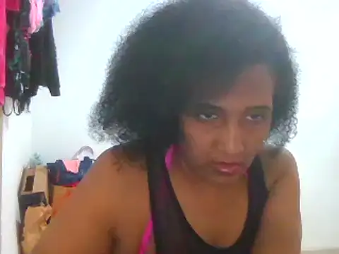 Snapshot of Aishamara chatting on 02/17/25, 08:04 Aishamara online show from 02/17/25, 08:04