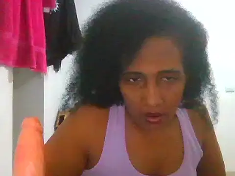 Snapshot of Aishamara chatting on 02/21/25, 07:23 Aishamara online show from 02/21/25, 07:23