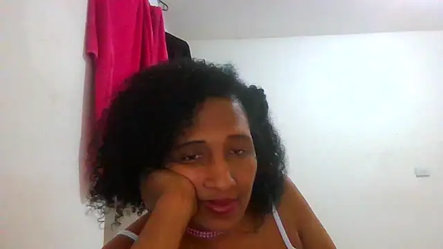 Snapshot of Aishamara chatting on 03/03/25, 09:37 Aishamara online show from 03/03/25, 09:37