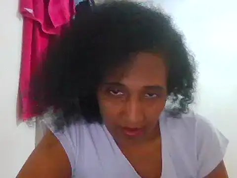Snapshot of Aishamara chatting on 03/15/25, 09:49 Aishamara online show from 03/15/25, 09:49