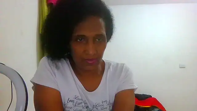 Snapshot of Aishamara chatting on 09/24/25, 05:44 Aishamara online show from 09/24/25, 05:44