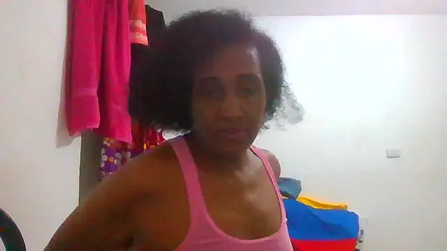 Snapshot of Aishamara chatting on 10/04/25, 07:06 Aishamara online show from 10/04/25, 07:06