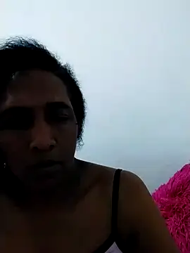 Snapshot of Aishamara chatting on 12/22/25, 12:57 Aishamara online show from 12/22/25, 12:57