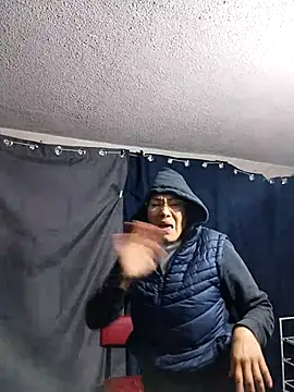 LaInsaciableIntensa online show from 10/30/25, 02:13