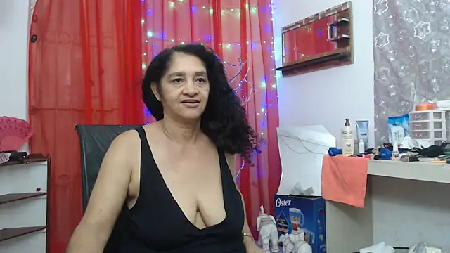 Snapshot of heyline_milf chatting on 05/30/26, 07:11 heyline milf online show from 05/30/26, 07:11