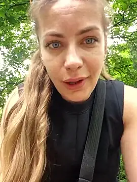 Snapshot of Keli_Jessi chatting on 05/23/26, 01:48 Keli Jessi online show from 05/23/26, 01:48