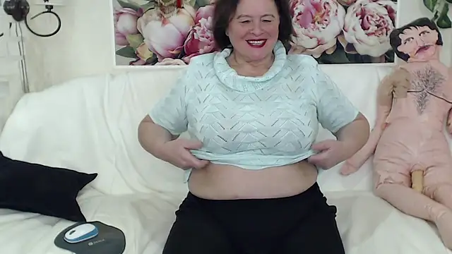 Snapshot of FlaviaSquirts chatting on 02/13/25, 12:11 FlaviaSquirts online show from 02/13/25, 12:11