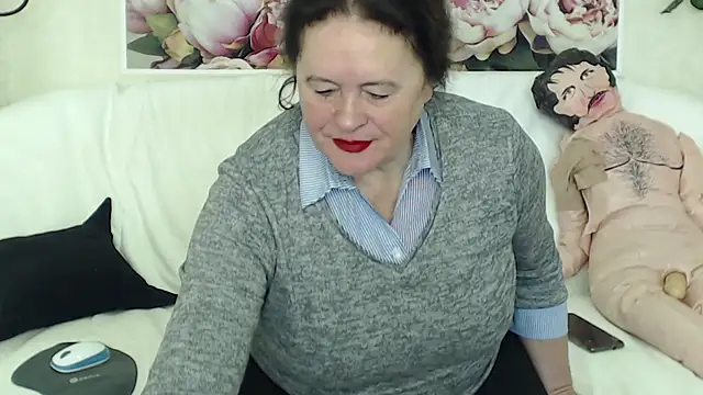 Snapshot of FlaviaSquirts chatting on 02/17/25, 08:52 FlaviaSquirts online show from 02/17/25, 08:52