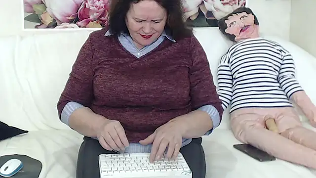 Snapshot of FlaviaSquirts chatting on 02/25/25, 11:41 FlaviaSquirts online show from 02/25/25, 11:41