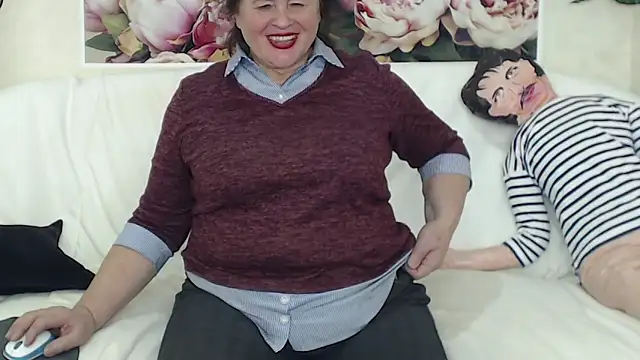 Snapshot of FlaviaSquirts chatting on 02/25/25, 02:44 FlaviaSquirts online show from 02/25/25, 02:44