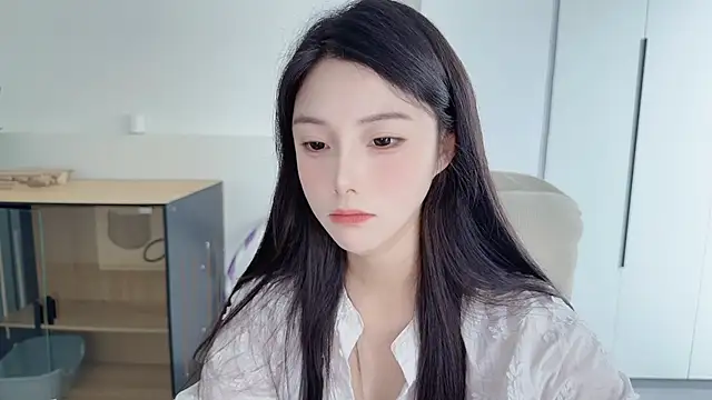 Snapshot of HaagenDazs_ chatting on 06/24/26, 03:27 HaagenDazs online show from 06/24/26, 03:27