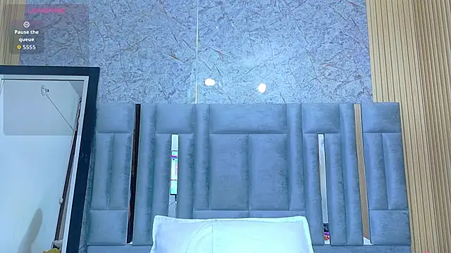 veronicaroose  online show from 04/22/26, 12:50