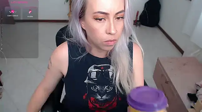 charlottezoe15 online show from 12/04/24, 07:23