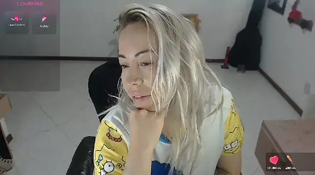 charlottezoe15 online show from 12/13/24, 09:02