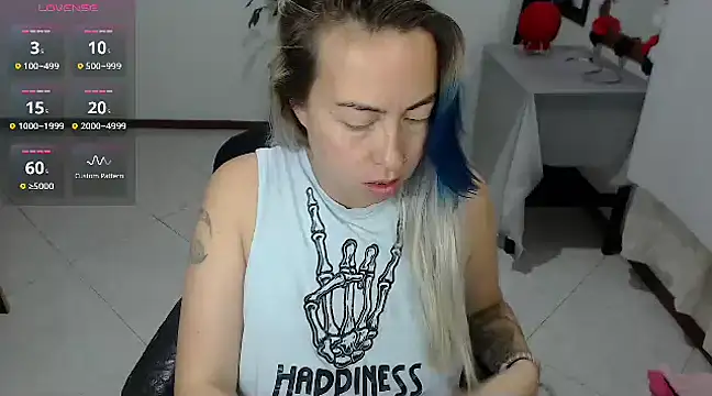 charlottezoe15 online show from 03/19/25, 08:55