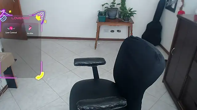 charlottezoe15 online show from 10/14/25, 05:14