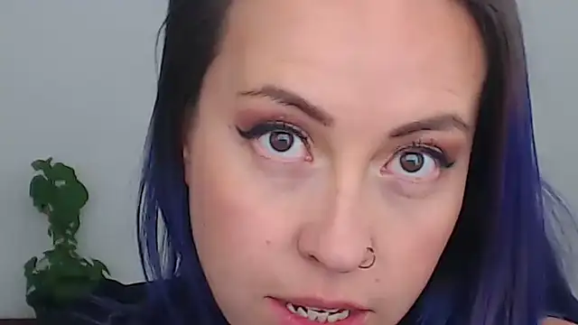 charlottezoe15 online show from 06/12/26, 05:34