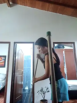 LunaZambrano online show from 04/13/26, 03:39