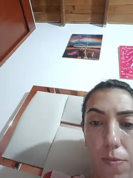 LunaZambrano online show from 05/20/26, 04:18