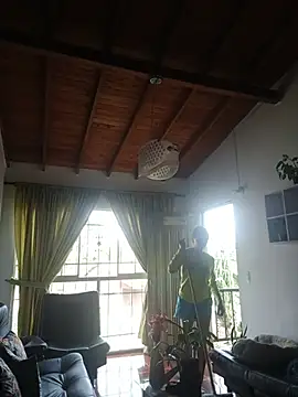 Snapshot of LunaZambrano chatting on 07/17/26, 01:51 LunaZambrano online show from 07/17/26, 01:51