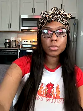 CandyLuxxxx online show from 10/15/25, 11:16