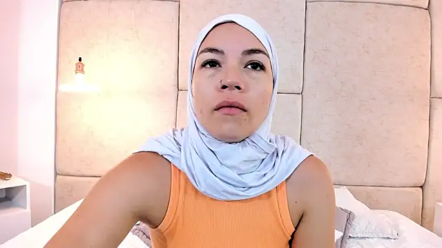 aisha vs online show from 02/25/26, 12:04