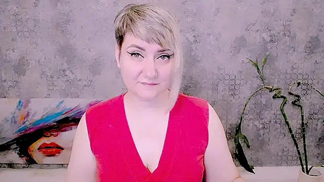 Snapshot of Djullia chatting on 06/19/26, 06:07 Djullia online show from 06/19/26, 06:07