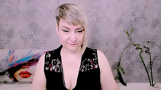 Snapshot of Djullia chatting on 07/02/26, 06:08 Djullia online show from 07/02/26, 06:08