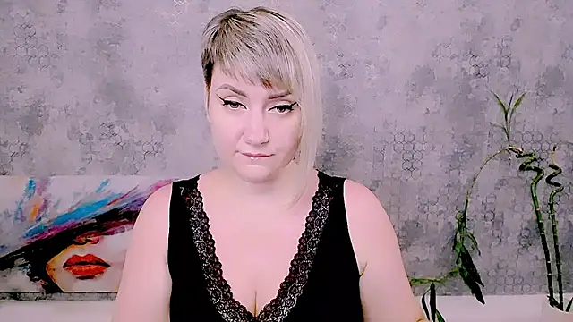 Snapshot of Djullia chatting on 07/20/26, 05:55 Djullia online show from 07/20/26, 05:55