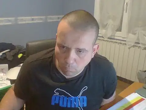 Snapshot of manubm03 chatting on 01/16/26, 07:45 manubm03 online show from 01/16/26, 07:45