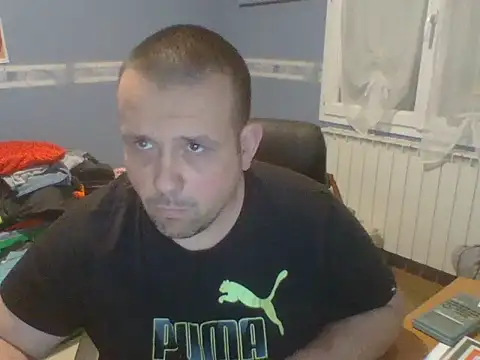 Snapshot of manubm03 chatting on 02/03/26, 04:23 manubm03 online show from 02/03/26, 04:23