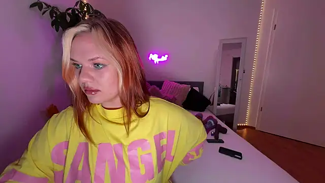 AnjaAmelia online show from 09/08/25, 07:02