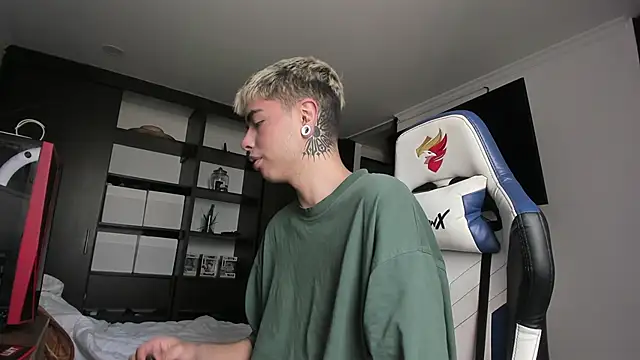 Snapshot of _morghan_ chatting on 12/07/24, 06:26  morghan  online show from 12/07/24, 06:26